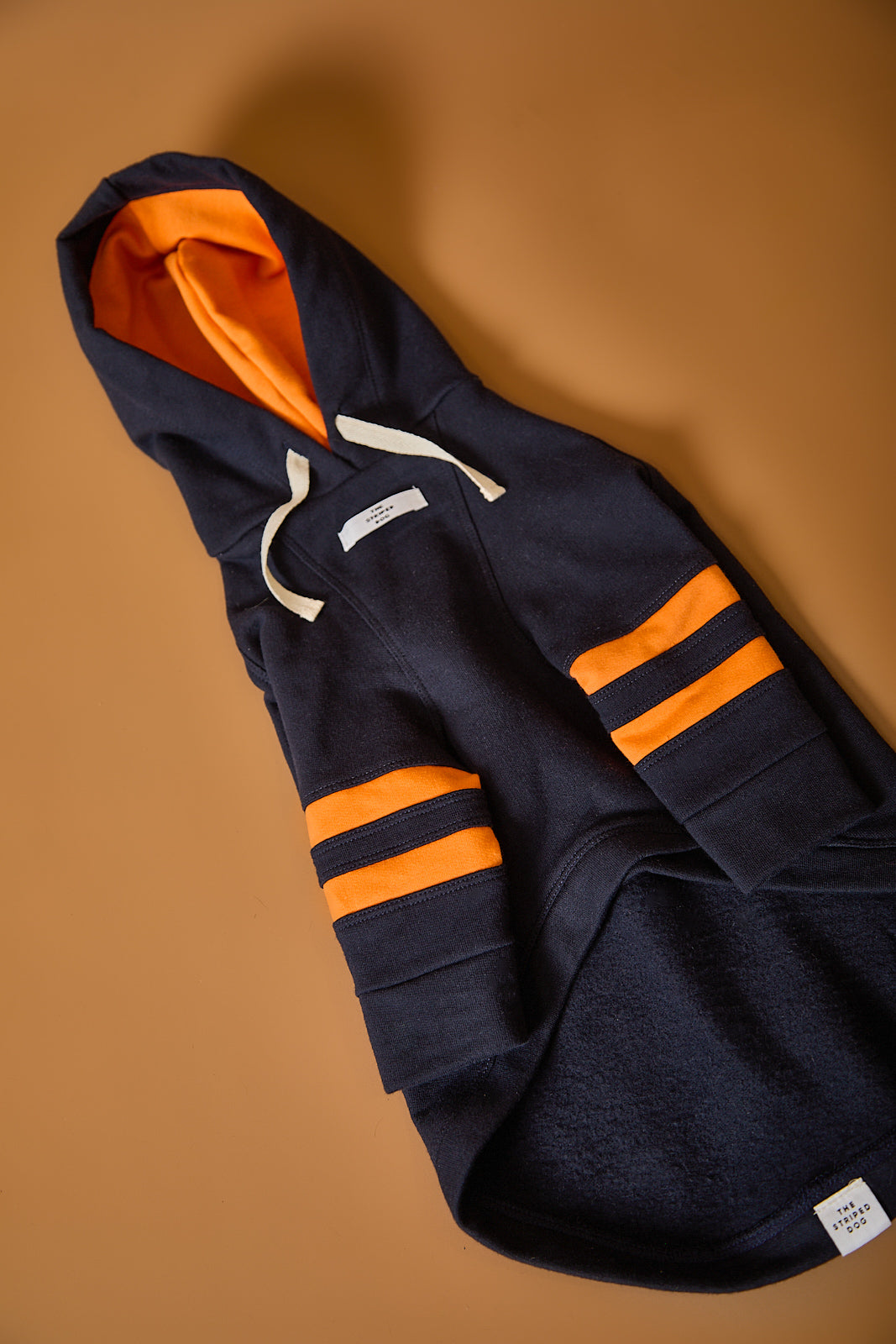 Buzo Capucha Azul Oscuro Salchicha BRIE