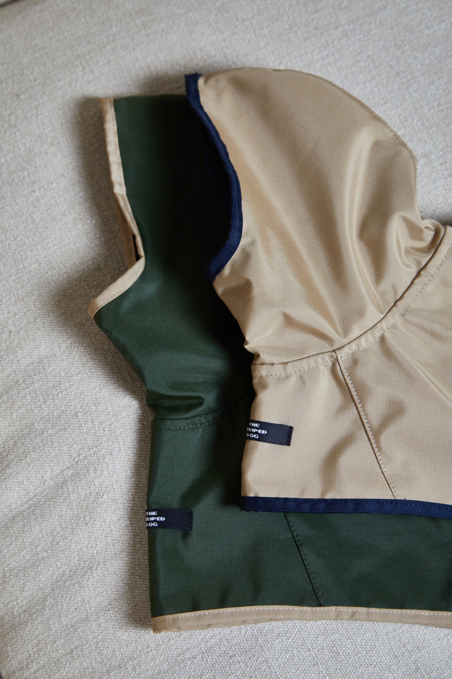 Capa Verde Impermeable con Capucha PARAMOUNT Galgo Italiano / Whippet