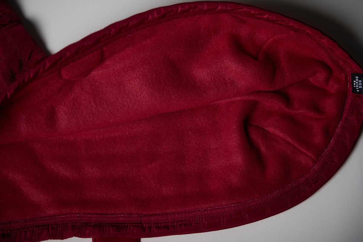 Chaqueta Acolchada Cuello Tortuga Vinotinto VELA para Perro Salchicha