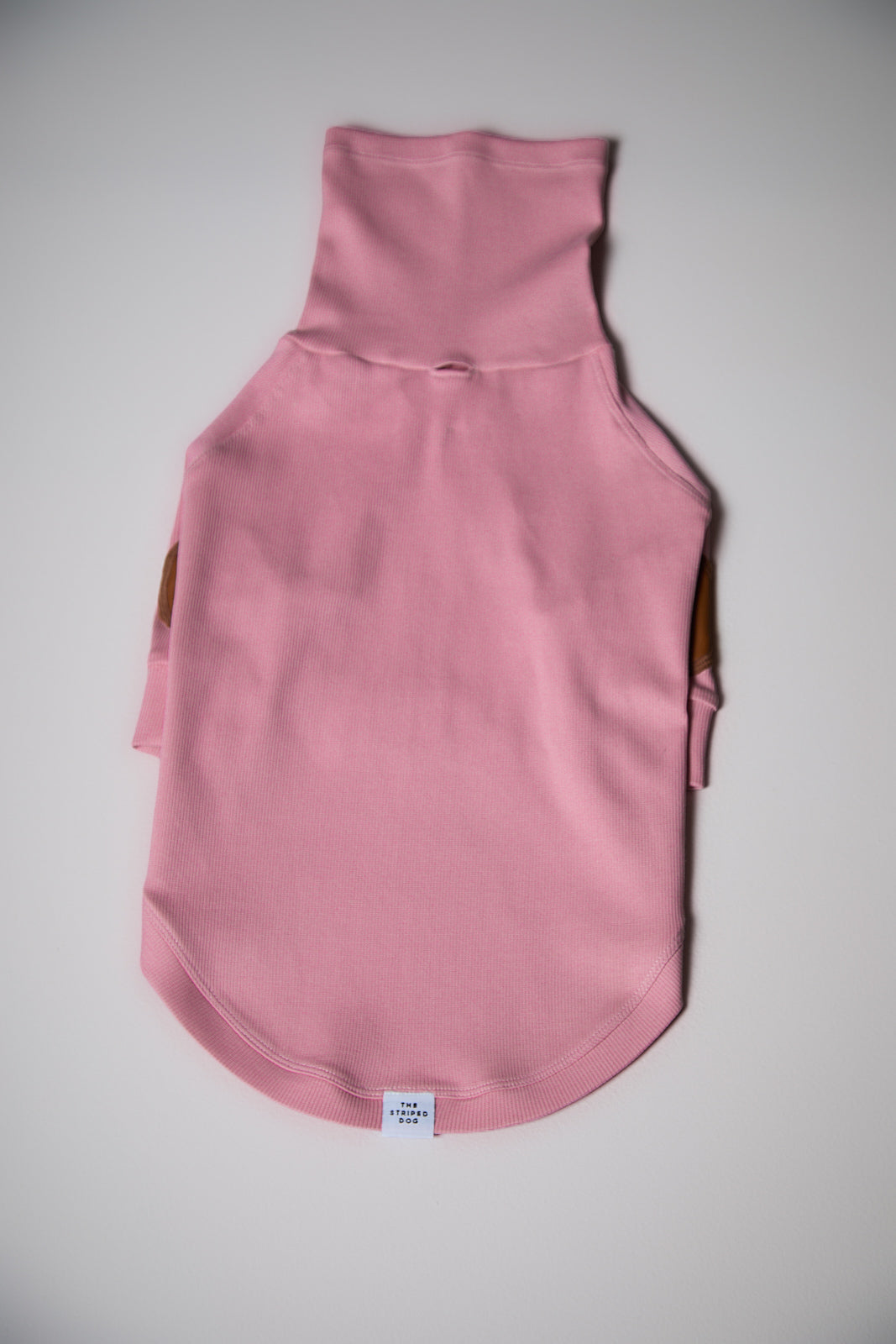Sueter de Rib Cuello Tortuga Rosado y Parches MIST para Perro Salchicha