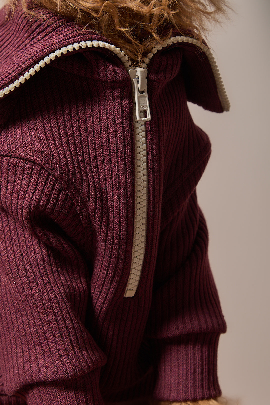Sueter Vinotinto con Cierre KNIT