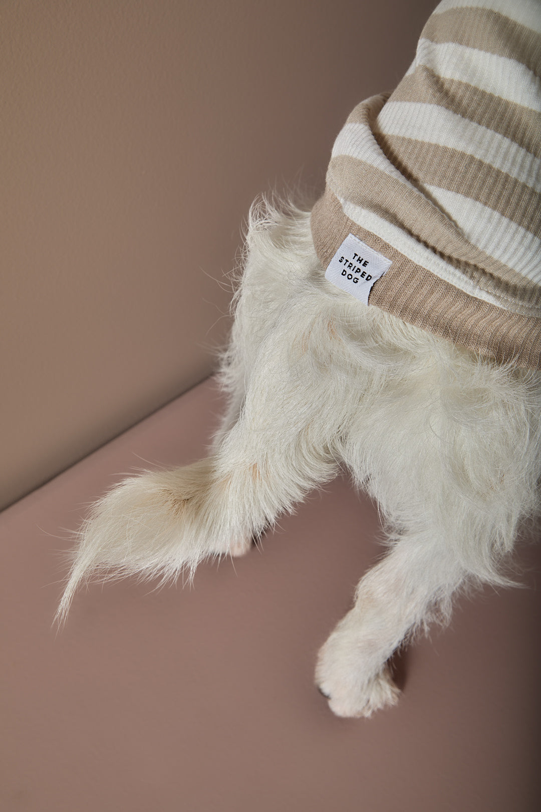 Sueter Rayas Arena y Crema Cuello Tortuga REED