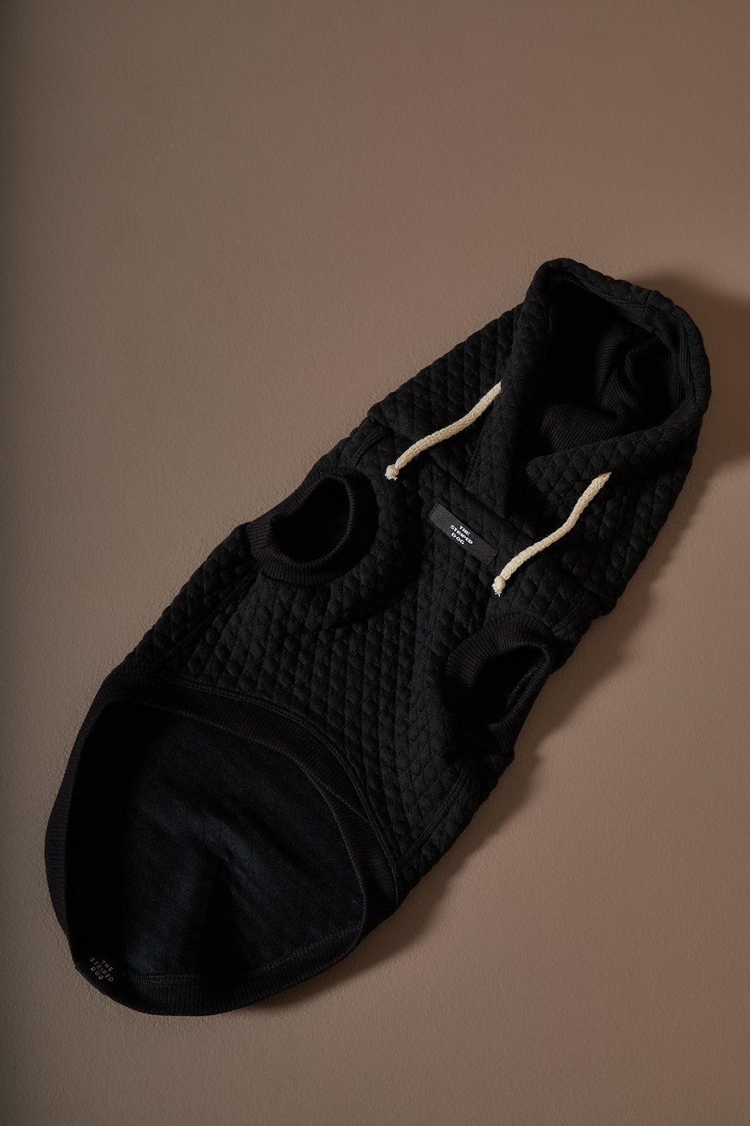 Chaleco Negro Texturizado con Capucha BIRCH